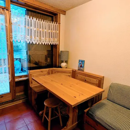 In The Woods Apartment *