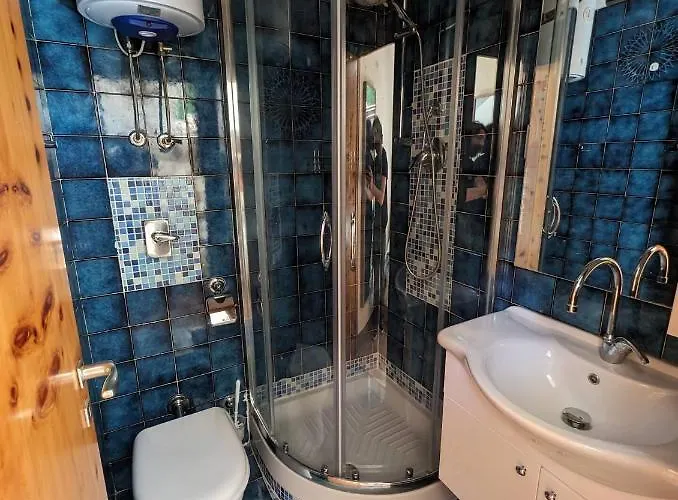 Apartment In The Woods *